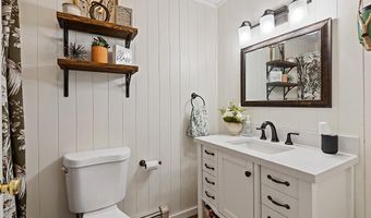 279 Dunn Rd, Belgrade, ME 04917