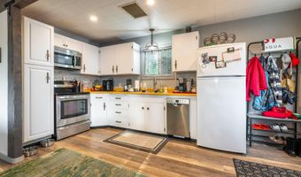 97799 Hanscam Ln, Brookings, OR 97415