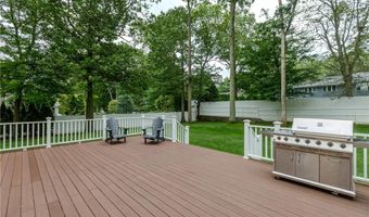 11 Raven Cir, Cranston, RI 02921