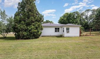 235 Riverside Dr, Alma, MI 48801