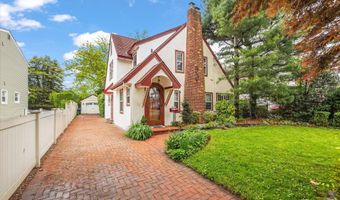 42 Robbins Ave, Amityville, NY 11701