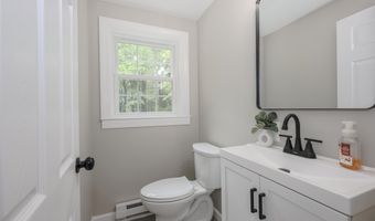 51 Halls Village Rd, Chester, NH 03036