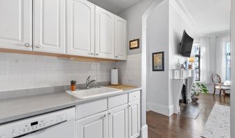 271 Dartmouth St 4H, Boston, MA 02116