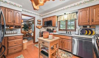 17 Pine Grove Dr, Batesville, IN 47006