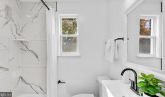 2529 LIBERTY Pkwy, Baltimore, MD 21222