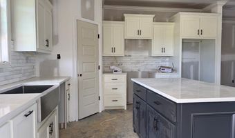 423 Indian Creek Cir, Adel, GA 31620