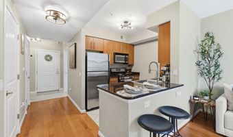 1021 N GARFIELD St 323, Arlington, VA 22201