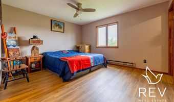 8 Mountain Dr, Cody, WY 82414