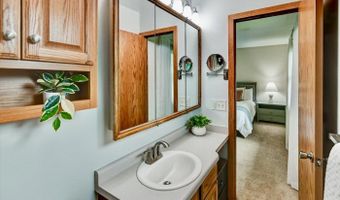 5514 Meadowood Dr, Fitchburg, WI 53711