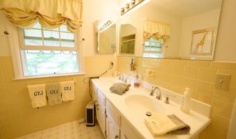 27 RAPHAEL Rd, Hockessin, DE 19707