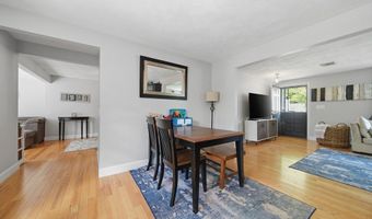 11 W Winkley St, Amesbury, MA 01913