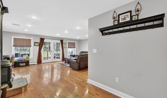 69 S Airmont Rd, Airmont, NY 10901
