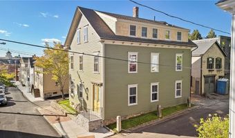 18 Barney St 1, Newport, RI 02840