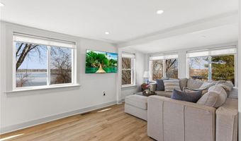 102 Lincoln Ave, East Providence, RI 02915