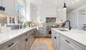 35 Beech Crest Rd, East Greenwich, RI 02818