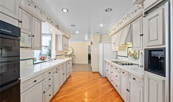 1127 W Foothill Blvd, Arcadia, CA 91006