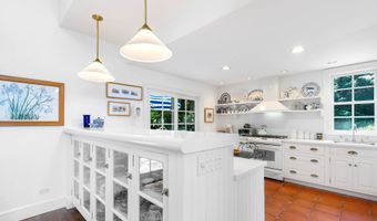 256 Main St, Amagansett, NY 11930