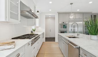 227 S Mitchell Ave, Arlington Heights, IL 60005