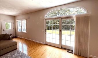 9 Elizabeth Dr, Lincoln, RI 02865