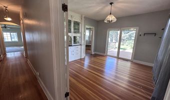 1207 8th St, Aurora, NE 68818