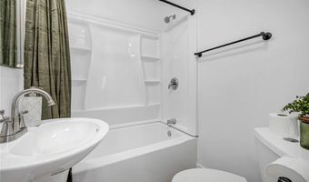 896 Indian Trl, Akron, OH 44314