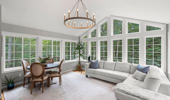 53 Essex Rd, Bedford, NH 03110