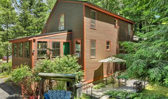 8 New London Dr, Barnstead, NH 03225