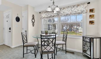 906 Canterbury Ln 906, Colchester, CT 06415