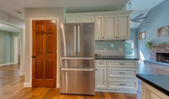 287 S Bear Hill Rd, Chaplin, CT 06235