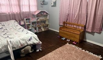 220 S Park Ave, Aurora, MO 65605