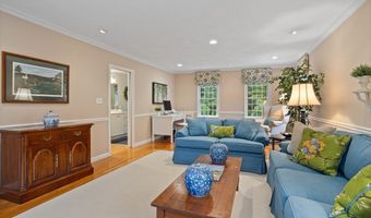 19 Lincoln Dr, Acton, MA 01720