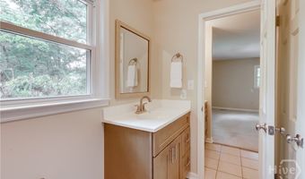 110 Pioneer Dr, Athens, GA 30605