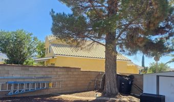 245 Hyde Park Pl, Alamogordo, NM 88310