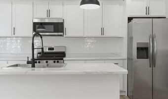 611 3rd St NW, Austin, MN 55912