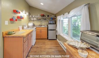 14 Shelton Branch Rd, Barnardsville, NC 28709
