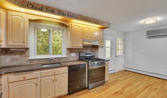 77 Hemlock Rdg, Berlin, CT 06037