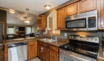 1095 Twilight Dr, North Liberty, IA 52317