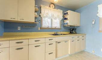 31 Garden Cir, Babbitt, MN 55706