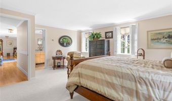 429 Woonsocket Hill Rd, North Smithfield, RI 02896
