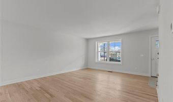 50 Red Maple Ln, Warwick, RI 02886