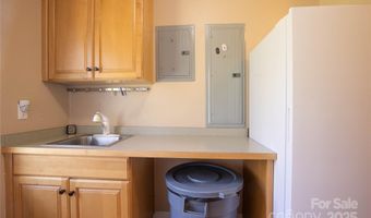 12 Riverview Dr, Bakersville, NC 28705