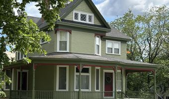 51 Broadway St, Baileyville, ME 04694