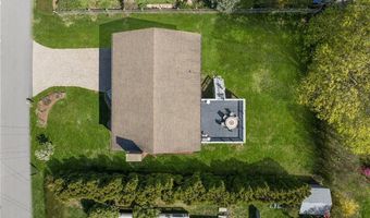 11 Renfrew Ave, Middletown, RI 02842