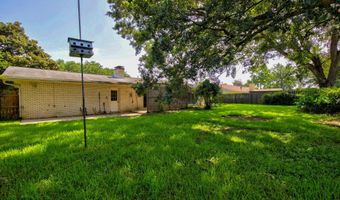 2421 Regency Dr, Biloxi, MS 39532