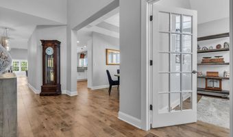 61 Milky Way Dr, Barnegat, NJ 08005