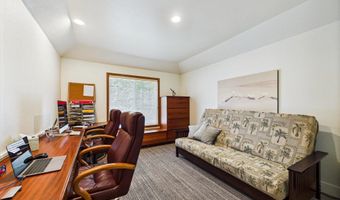 1002 Diamond Dr, Arcata, CA 95521