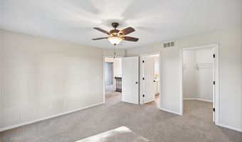 2205 Country Cove Ln, Altoona, IA 50009