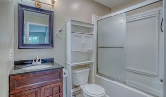 44 W INNER Cir, Dover, DE 19904