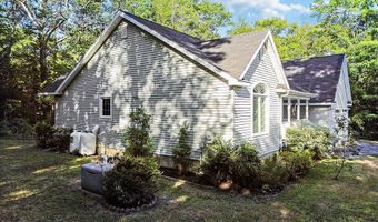 5 Little Village Ln, Belgrade, ME 04917