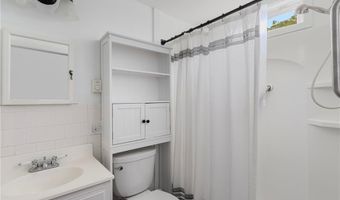 37 Reservoir Rd, Middletown, RI 02842